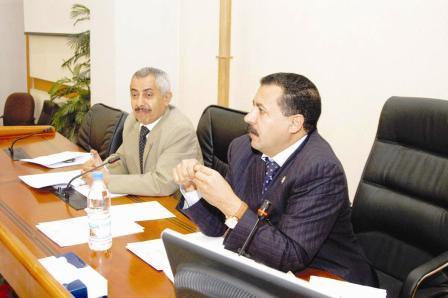 السمة خلال ترؤسة الأجتماع