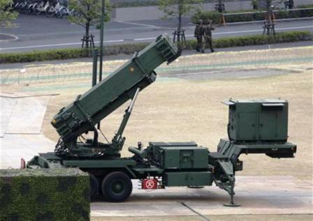 صواريخ باتريوت بوزارة الدفاع اليابانية في طوكيو .