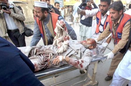 مصاب في هجوم انتحاري بمنطقة مهمند بشمال غرب باكستان يوم  أمس الاثنين .