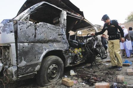 السيارة الملغومة التي انفجرت في بلدة بشمال غرب باكستان