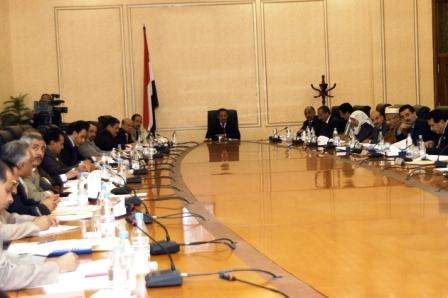 د. مجور لدى ترؤسه اجتماع اللجنة العليا لإعداد خطة التنمية الاقتصادية والاجتماعية الرابعة أمس