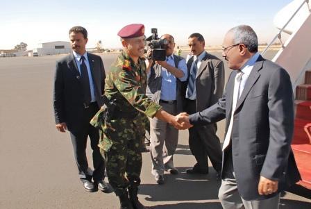 رئيس الجمهورية لدى عودته إلى العاصمة صنعاء أمس