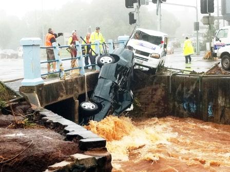 من اضرار الفيضانات في استراليا .