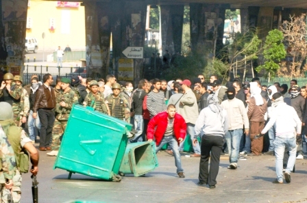 جانب من المظاهرات في لبنان أمس