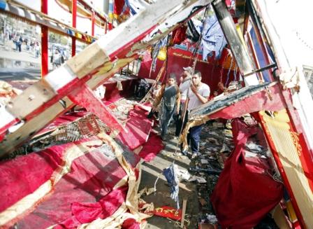 جانب من أعمال التخريب والنهب للممتلكات العامة والخاصة في القاهرة