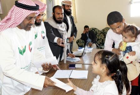 خلال توزيع مستحقات كفالة اليتيم من مؤسسة الشوكاني