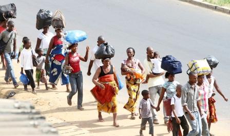 مواطنون يفرون من الاشتباكات في ساحل العاج