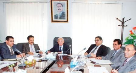 اللجنة العليا للمناقصات والمزايدات في اجتماعها أمس