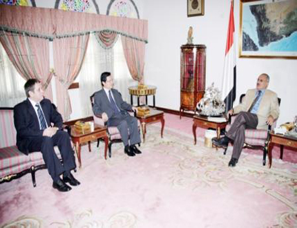 رئيس الجمهورية لدى استقباله سفيري روسيا والصين أمس