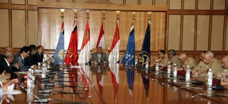 رئيس الجمهورية يترأس اجتماع القيادات العسكرية والأمنية أمس