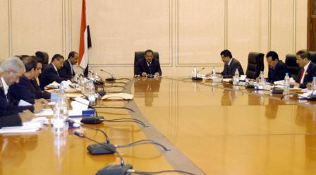 د. مجور لدى ترؤسه اجتماع المجلس الاقتصادي الأعلى أمس