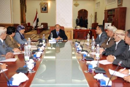 نائب الرئيس لدى لقائه قيادات أحزاب التحالف الوطني الديمقراطي