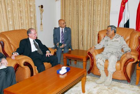 الأشول أثناء لقائه السفير الأمريكي أمس