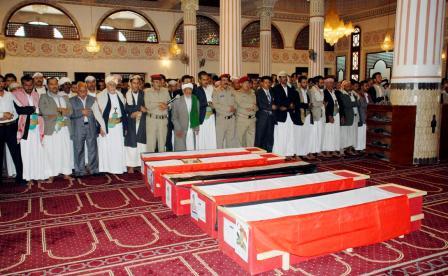 أثناء الصلاة على شهداء الواجب أمس