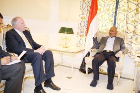 الرئيس لدى استقباله مساعد الرئيس الأمريكي لشؤون مكافحة الإرهاب والأمن الداخلي