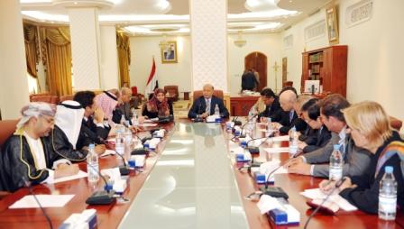 نائب الرئيس لدى لقائه سفراء عدد من الدول الشقيقة والصديقة أمس