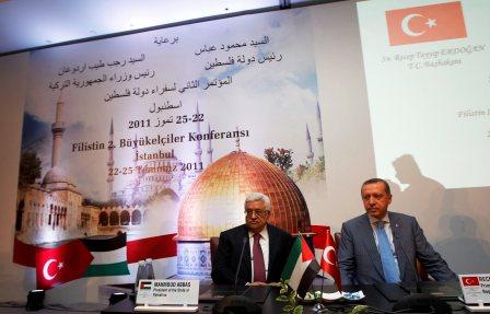 رئيس الوزراء التركي رجب طيب أردوجان والرئيس الفلسطيني محمود عباس