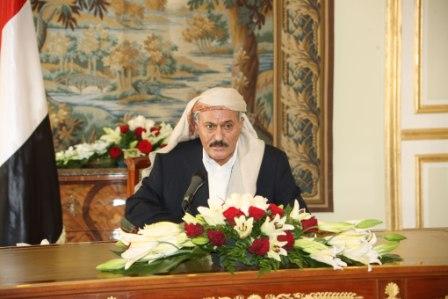 رئيس الجمهورية يلقي كلمته عبر التلفزيون من الرياض في الجلسة الافتتاحية للمؤتمر العام لقبائل اليمن أمس