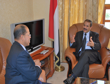 شرف لدى لقائه السفير الياباني أمس