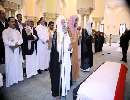 رئيس الجمهورية يؤدي صلاة الجنازة على جثمان الشهيد عبدالغني في الرياض أمس