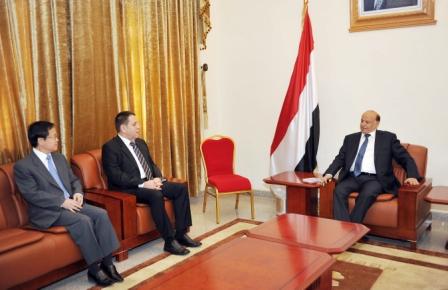 نائب الرئيس لدى لقائه سفيري روسيا والصين أمس