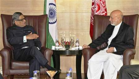 ‎الرئيس الافغاني خلال اجتماعه مع وزير الخارجية الهندي يوم أمس