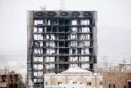 جانب من الأضرار التي ألحقتها عصابة أولاد الأحمر في حي الحصبة