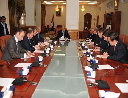 نائب رئيس الجمهورية أثناء استقباله سفراء الدول الدائمة العضوية بمجلس الأمن ومبعوث الأمم المتحدة