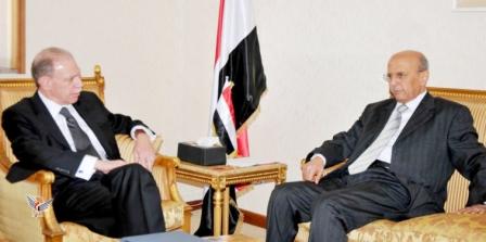 وزير الخارجية لدى لقائه سفير الولايات المتحدة الأمريكية أمس