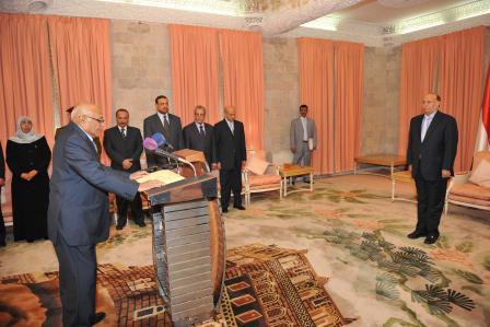 رئيس الوزراء يؤدي اليمين الدستورية أمام نائب الرئيس أمس