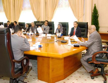 من اجتماع لجنة تسويق النفط برئاسة باسندوة أمس