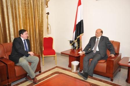 نائب الرئيس لدى استقباله سفير المملكة المتحدة أمس