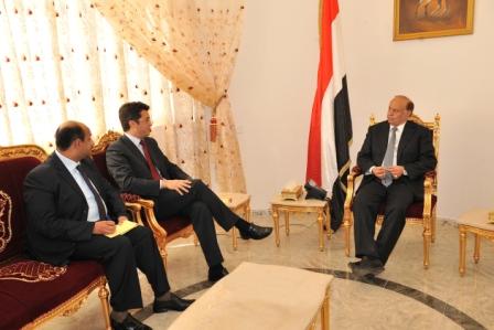 نائب الرئيس لدى استقباله رئيس بعثة الاتحاد الأوروبي أمس