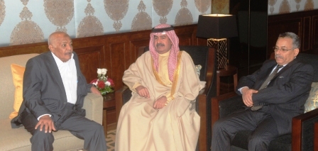 باسندوة لدى استقباله نائب رئيس الوزراء البحريني أمس