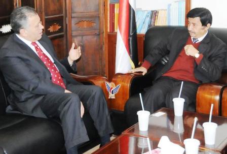 وزير التعليم الفني يلتقي سفيرتونس