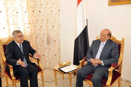 نائب الرئيس لدى استقباله مبعوث روسيا الاتحادية أمس