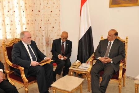 نائب الرئيس لدى استقباله مساعد الرئيس الأمريكي لشؤون مكافحة الإرهاب أمس