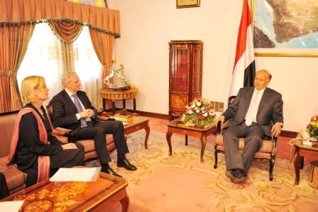 رئيس الجمهورية لدى استقباله وزير الدولة في وزارة التنمية الدولية البريطانية أمس