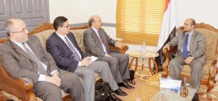 وزير التخطيط لدى لقائه بعثة صندوق النقد العربي