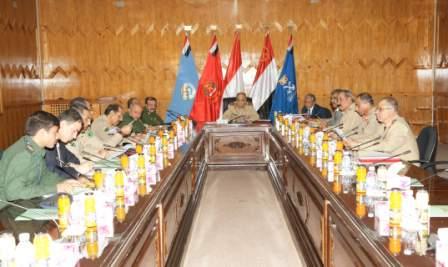 جانب من اجتماع اللجنة العسكرية أمس