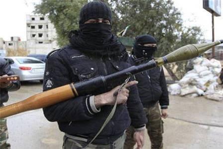 أحد أفراد الجماعات المسلحة في سوريا