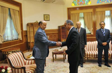 رئيس الجمهورية لدى تسلمه اوراق اعتماد عدد من السفراء أمس