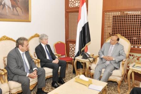 رئيس الجمهورية يستقبل رئيس دائرة الشرق الأوسط لمجموعة شركة توتال للاستثمار والإنتاج النفطي والغازي
