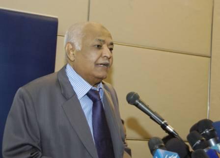 باسندوة يلقي كلمته في المؤتمر أمس