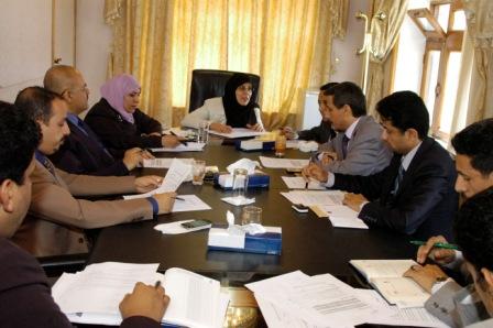 من اجتماع اللجنة الوزارية للتواصل مع الشباب أمس