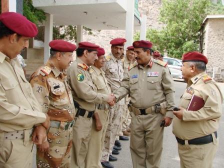 اللواء الطاهري في حفل التسليم