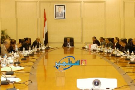 مجلس الوزراء في اجتماعه الاستثنائي أمس