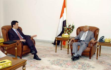 باسندوة لدى استقباله سفير الاتحاد الأوروبي أمس