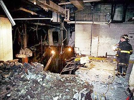 من آثار تفجير مركز التجارة العالمي في نيويورك عام 1993