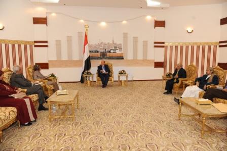 رئيس الجمهورية لدى لقائه لجنة الاتصال برئاسة الدكتور عبد الكريم الإرياني